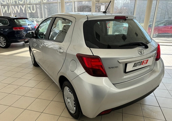 Toyota Yaris cena 37500 przebieg: 142578, rok produkcji 2015 z Częstochowa małe 497